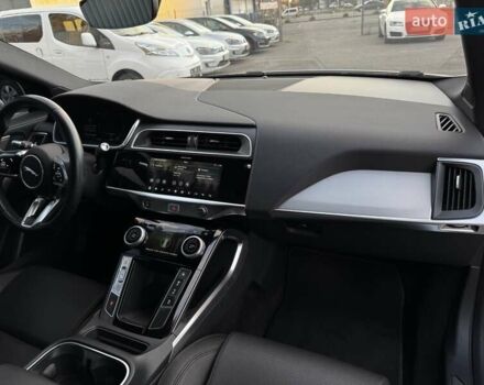 Серый Ягуар I-Pace, объемом двигателя 0 л и пробегом 209 тыс. км за 20900 $, фото 64 на Automoto.ua