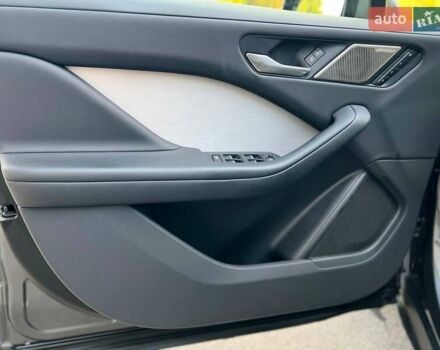 Серый Ягуар I-Pace, объемом двигателя 0 л и пробегом 114 тыс. км за 28500 $, фото 12 на Automoto.ua