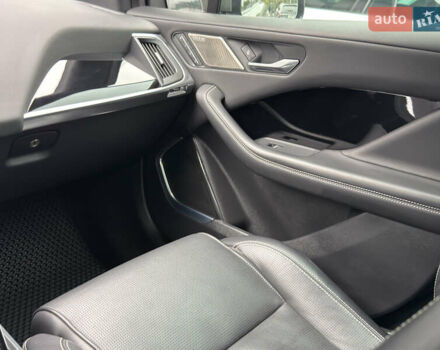 Серый Ягуар I-Pace, объемом двигателя 0 л и пробегом 155 тыс. км за 25300 $, фото 11 на Automoto.ua