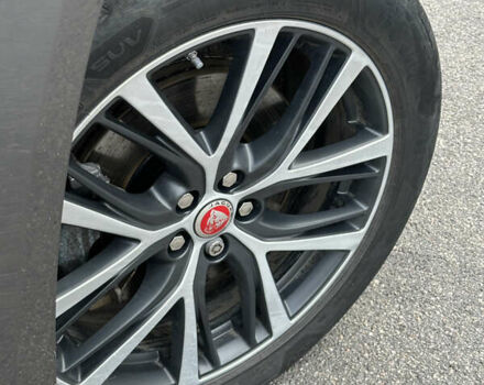 Серый Ягуар I-Pace, объемом двигателя 0 л и пробегом 122 тыс. км за 24800 $, фото 10 на Automoto.ua