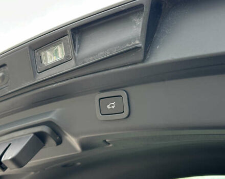 Серый Ягуар I-Pace, объемом двигателя 0 л и пробегом 122 тыс. км за 24800 $, фото 12 на Automoto.ua