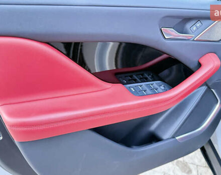 Серый Ягуар I-Pace, объемом двигателя 0 л и пробегом 134 тыс. км за 28000 $, фото 7 на Automoto.ua