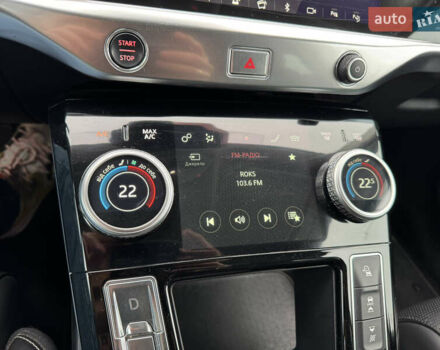 Серый Ягуар I-Pace, объемом двигателя 0 л и пробегом 118 тыс. км за 23000 $, фото 6 на Automoto.ua