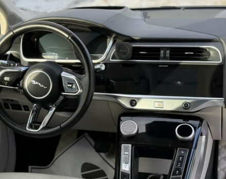 Серый Ягуар I-Pace, объемом двигателя 0 л и пробегом 173 тыс. км за 23499 $, фото 12 на Automoto.ua