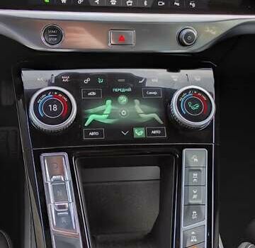Серый Ягуар I-Pace, объемом двигателя 0 л и пробегом 128 тыс. км за 24900 $, фото 30 на Automoto.ua