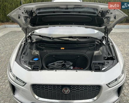 Серый Ягуар I-Pace, объемом двигателя 0 л и пробегом 49 тыс. км за 28300 $, фото 7 на Automoto.ua