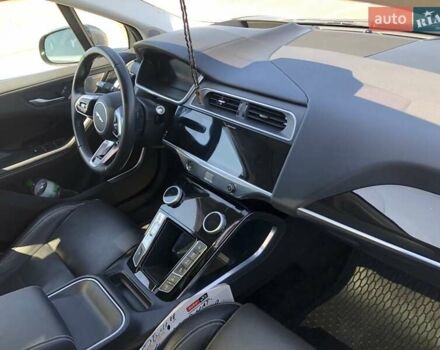 Серый Ягуар I-Pace, объемом двигателя 0 л и пробегом 93 тыс. км за 27400 $, фото 7 на Automoto.ua