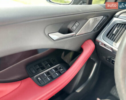 Серый Ягуар I-Pace, объемом двигателя 0 л и пробегом 90 тыс. км за 28300 $, фото 43 на Automoto.ua