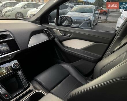 Серый Ягуар I-Pace, объемом двигателя 0 л и пробегом 209 тыс. км за 20900 $, фото 44 на Automoto.ua