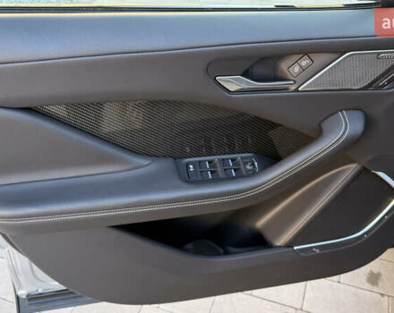 Серый Ягуар I-Pace, объемом двигателя 0 л и пробегом 87 тыс. км за 28300 $, фото 30 на Automoto.ua