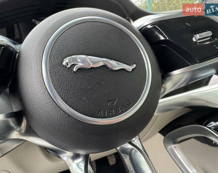 Серый Ягуар I-Pace, объемом двигателя 0 л и пробегом 80 тыс. км за 23900 $, фото 81 на Automoto.ua