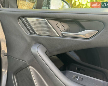 Серый Ягуар I-Pace, объемом двигателя 0 л и пробегом 86 тыс. км за 23599 $, фото 46 на Automoto.ua