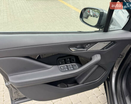 Серый Ягуар I-Pace, объемом двигателя 0 л и пробегом 148 тыс. км за 23499 $, фото 36 на Automoto.ua