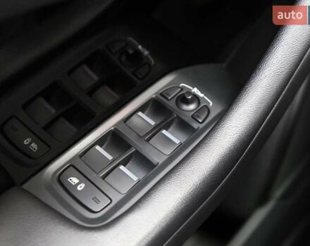 Серый Ягуар I-Pace, объемом двигателя 0 л и пробегом 90 тыс. км за 25000 $, фото 24 на Automoto.ua