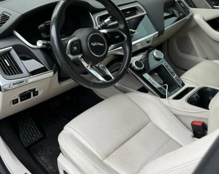 Серый Ягуар I-Pace, объемом двигателя 0 л и пробегом 102 тыс. км за 22500 $, фото 8 на Automoto.ua