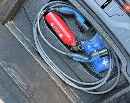 Серый Ягуар I-Pace, объемом двигателя 0 л и пробегом 87 тыс. км за 28300 $, фото 44 на Automoto.ua