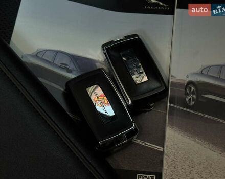Серый Ягуар I-Pace, объемом двигателя 0 л и пробегом 158 тыс. км за 22950 $, фото 272 на Automoto.ua