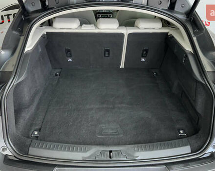 Серый Ягуар I-Pace, объемом двигателя 0 л и пробегом 68 тыс. км за 28950 $, фото 4 на Automoto.ua