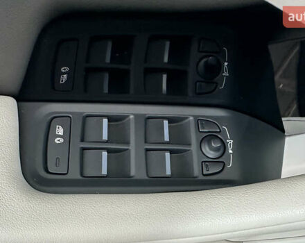 Серый Ягуар I-Pace, объемом двигателя 0 л и пробегом 68 тыс. км за 28950 $, фото 21 на Automoto.ua