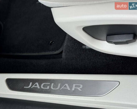 Серый Ягуар I-Pace, объемом двигателя 0 л и пробегом 80 тыс. км за 23900 $, фото 74 на Automoto.ua
