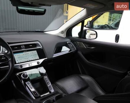 Серый Ягуар I-Pace, объемом двигателя 0 л и пробегом 90 тыс. км за 25000 $, фото 14 на Automoto.ua