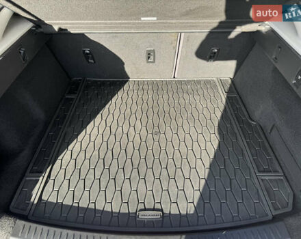 Серый Ягуар I-Pace, объемом двигателя 0 л и пробегом 86 тыс. км за 23599 $, фото 53 на Automoto.ua