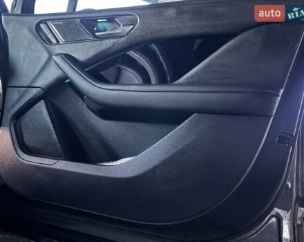 Серый Ягуар I-Pace, объемом двигателя 0 л и пробегом 83 тыс. км за 25000 $, фото 5 на Automoto.ua