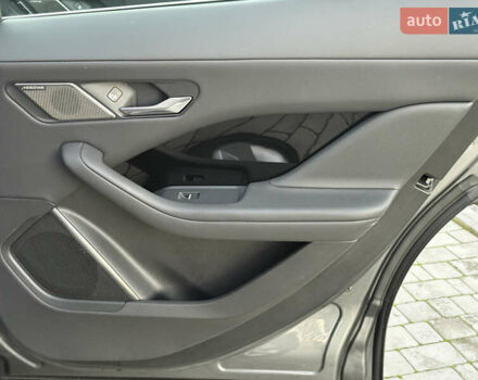 Серый Ягуар I-Pace, объемом двигателя 0 л и пробегом 88 тыс. км за 23200 $, фото 69 на Automoto.ua