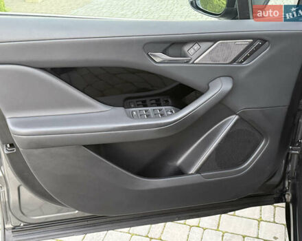 Серый Ягуар I-Pace, объемом двигателя 0 л и пробегом 88 тыс. км за 23200 $, фото 46 на Automoto.ua