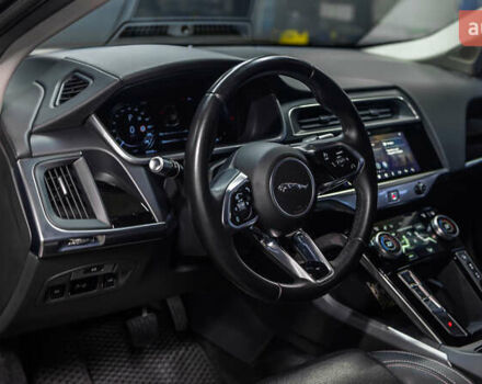 Серый Ягуар I-Pace, объемом двигателя 0 л и пробегом 60 тыс. км за 27500 $, фото 9 на Automoto.ua