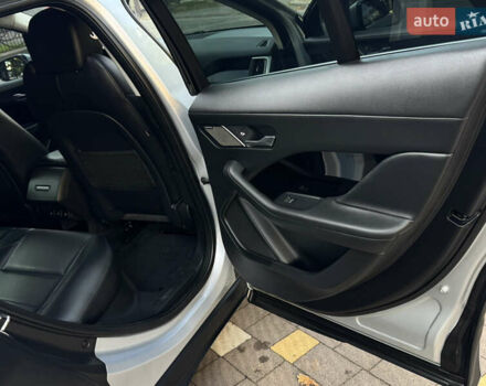 Серый Ягуар I-Pace, объемом двигателя 0 л и пробегом 158 тыс. км за 22950 $, фото 157 на Automoto.ua