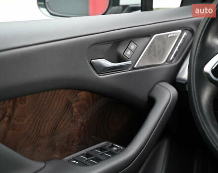 Серый Ягуар I-Pace, объемом двигателя 0 л и пробегом 79 тыс. км за 33109 $, фото 7 на Automoto.ua