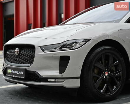Серый Ягуар I-Pace, объемом двигателя 0 л и пробегом 79 тыс. км за 33109 $, фото 2 на Automoto.ua