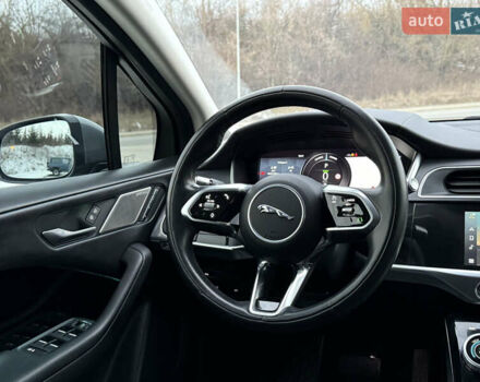 Серый Ягуар I-Pace, объемом двигателя 0 л и пробегом 80 тыс. км за 27700 $, фото 2 на Automoto.ua
