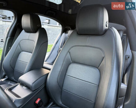Серый Ягуар I-Pace, объемом двигателя 0 л и пробегом 126 тыс. км за 22800 $, фото 55 на Automoto.ua