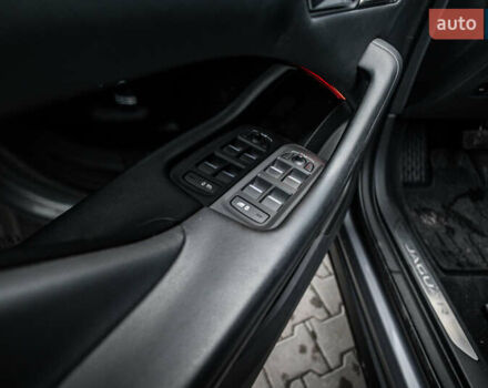 Серый Ягуар I-Pace, объемом двигателя 0 л и пробегом 114 тыс. км за 30900 $, фото 16 на Automoto.ua