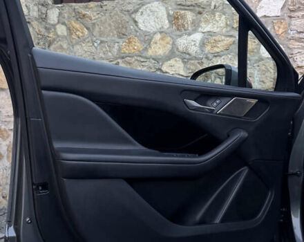 Серый Ягуар I-Pace, объемом двигателя 0 л и пробегом 180 тыс. км за 21900 $, фото 53 на Automoto.ua