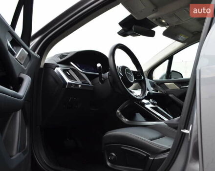 Серый Ягуар I-Pace, объемом двигателя 0 л и пробегом 63 тыс. км за 27272 $, фото 8 на Automoto.ua