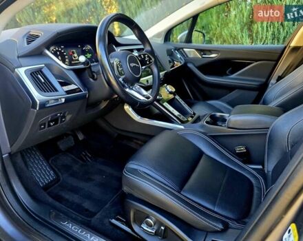 Серый Ягуар I-Pace, объемом двигателя 0 л и пробегом 106 тыс. км за 29900 $, фото 11 на Automoto.ua