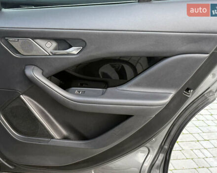 Серый Ягуар I-Pace, объемом двигателя 0 л и пробегом 126 тыс. км за 22800 $, фото 83 на Automoto.ua