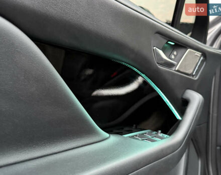 Серый Ягуар I-Pace, объемом двигателя 0 л и пробегом 80 тыс. км за 27700 $, фото 36 на Automoto.ua