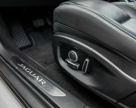 Серый Ягуар I-Pace, объемом двигателя 0 л и пробегом 40 тыс. км за 33900 $, фото 19 на Automoto.ua