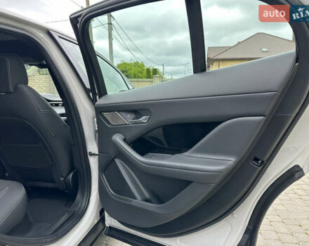 Серый Ягуар I-Pace, объемом двигателя 0 л и пробегом 115 тыс. км за 27000 $, фото 90 на Automoto.ua