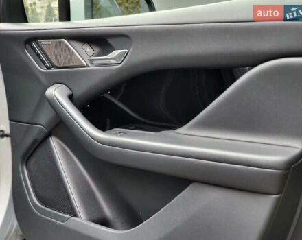 Серый Ягуар I-Pace, объемом двигателя 0 л и пробегом 288 тыс. км за 21999 $, фото 18 на Automoto.ua