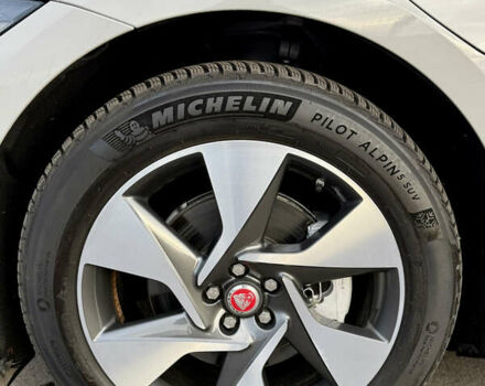 Серый Ягуар I-Pace, объемом двигателя 0 л и пробегом 85 тыс. км за 31999 $, фото 86 на Automoto.ua