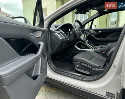 Серый Ягуар I-Pace, объемом двигателя 0 л и пробегом 115 тыс. км за 27000 $, фото 58 на Automoto.ua