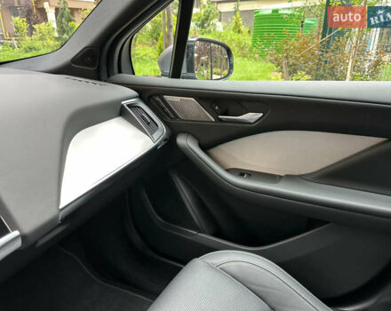 Серый Ягуар I-Pace, объемом двигателя 0 л и пробегом 53 тыс. км за 34900 $, фото 35 на Automoto.ua