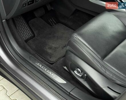 Серый Ягуар I-Pace, объемом двигателя 0 л и пробегом 91 тыс. км за 28900 $, фото 49 на Automoto.ua