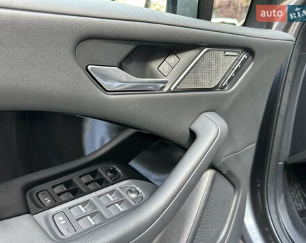 Серый Ягуар I-Pace, объемом двигателя 0 л и пробегом 82 тыс. км за 30900 $, фото 45 на Automoto.ua