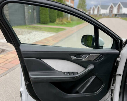 Серый Ягуар I-Pace, объемом двигателя 0 л и пробегом 85 тыс. км за 31999 $, фото 38 на Automoto.ua